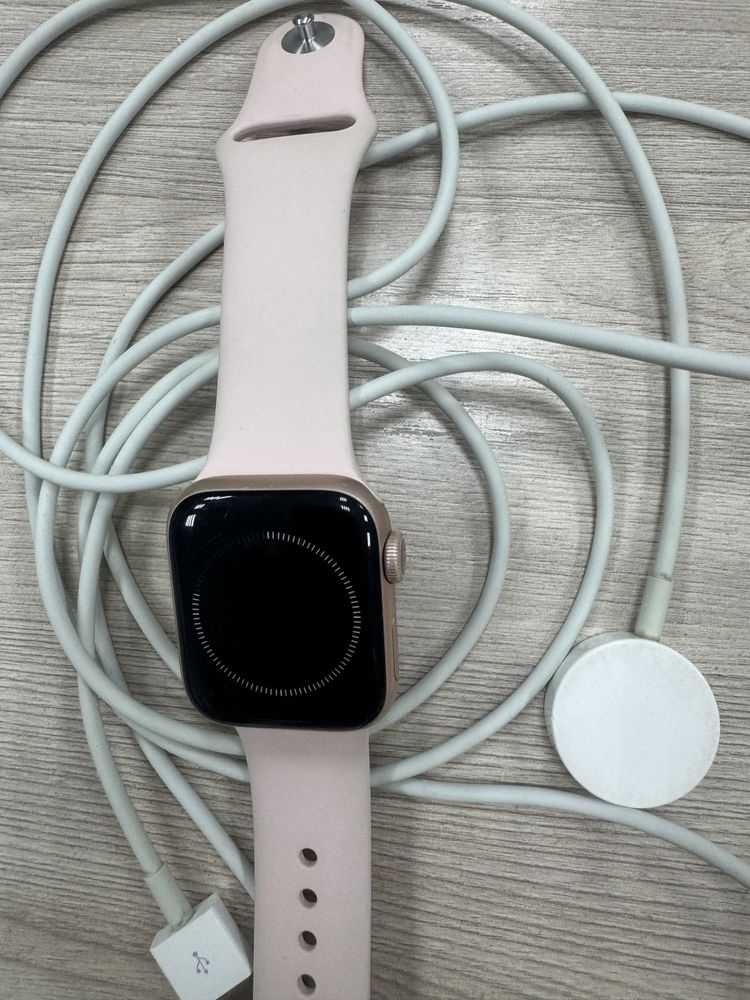 Продается Apple watch 5