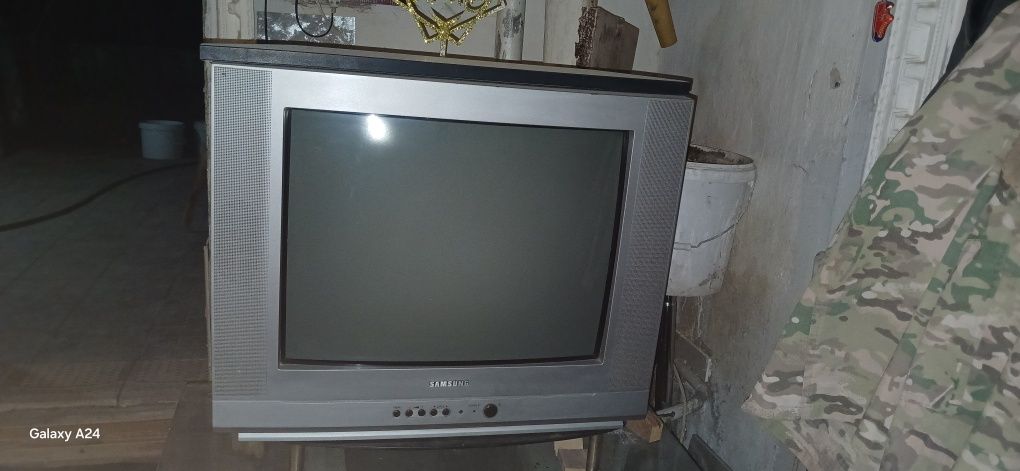 Продаётся телевизор Samsung