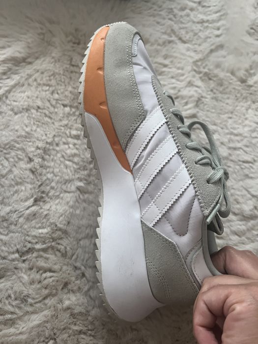 Adidas marimea 42