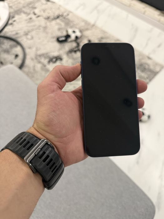 Продавам iphone 12 син цят