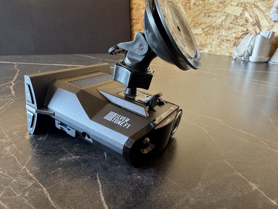 Видеорегистратор silverstone f1