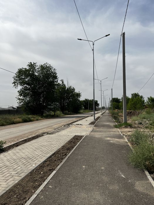 Продам угловой участок в Узынагаше — под коммерцию и ЛПХ