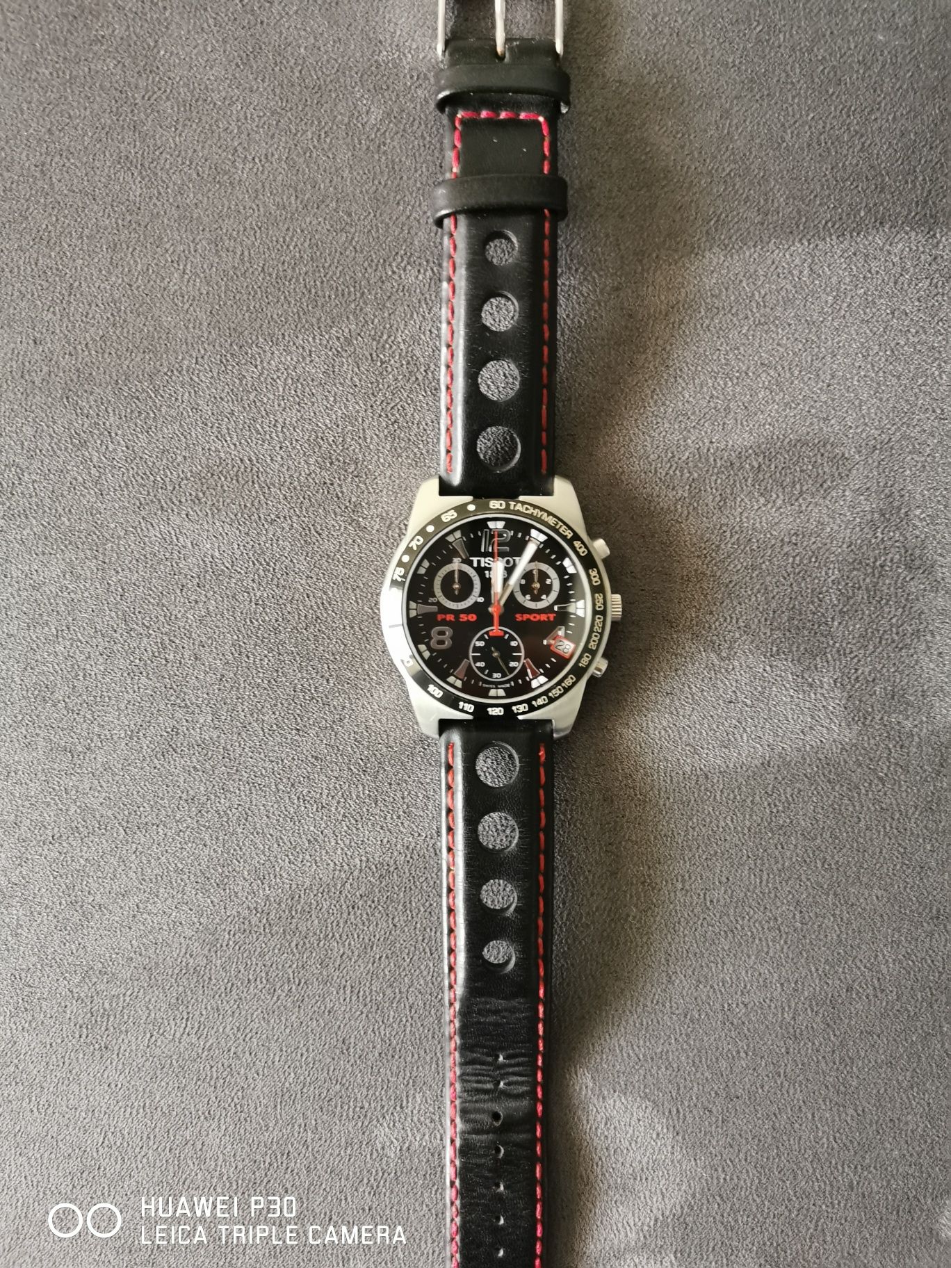 Продавам мъжки часовник Tissot