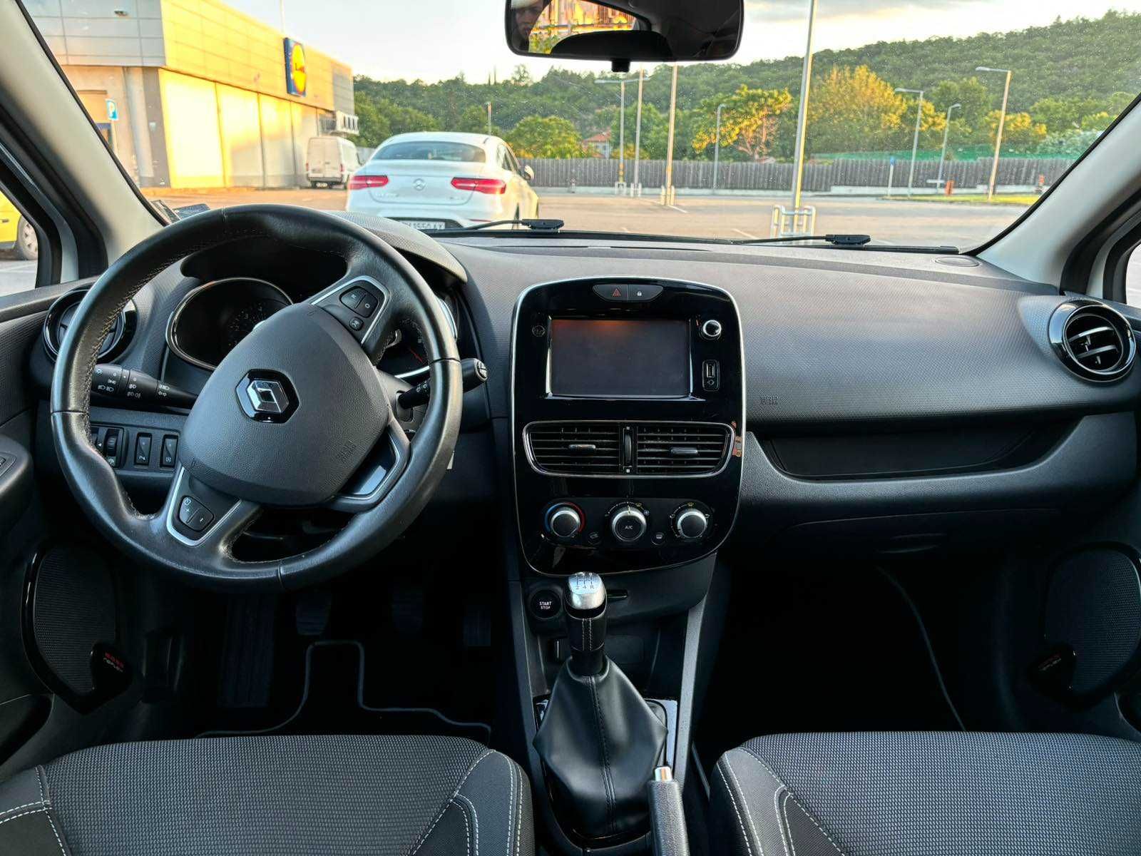 Автомобил под наем/ Renta a car / Рено клио 4 /