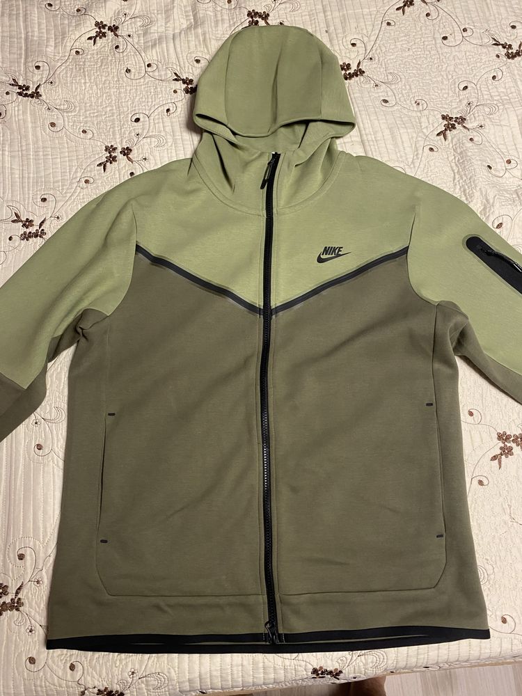 Nike tech fleece olive green marimea L