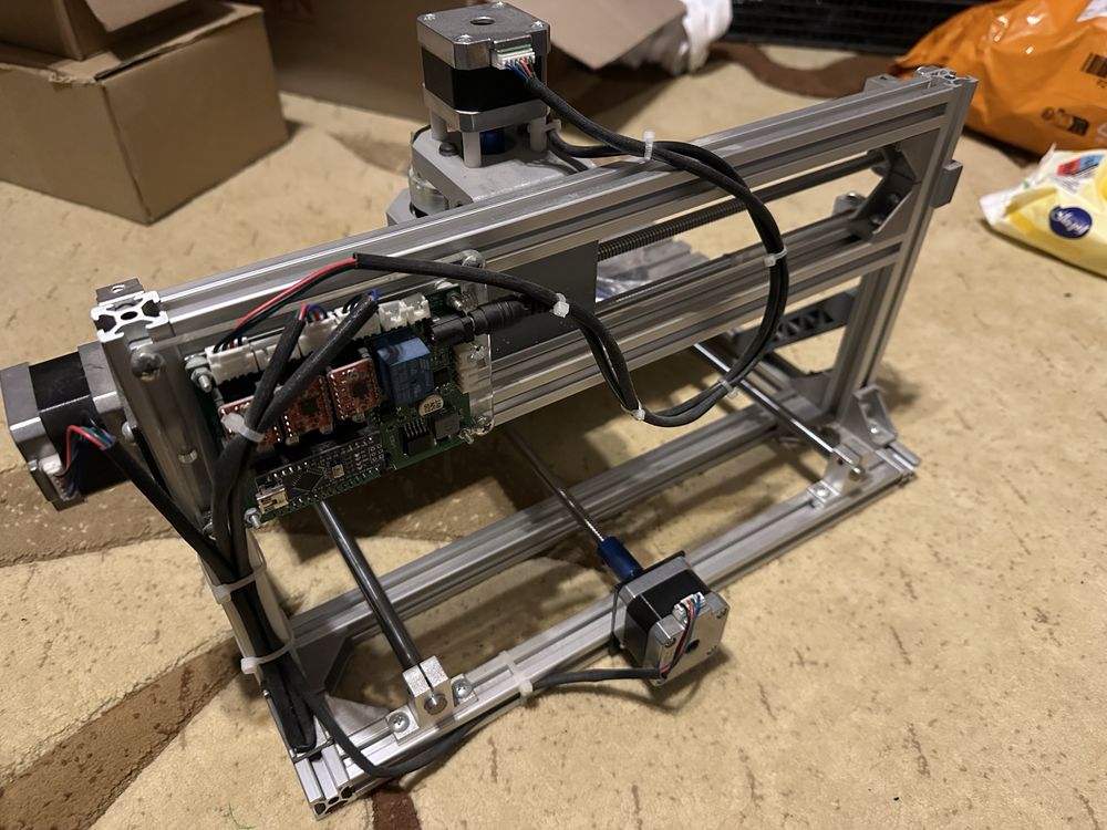 CNC nefolosit cu un mic defect