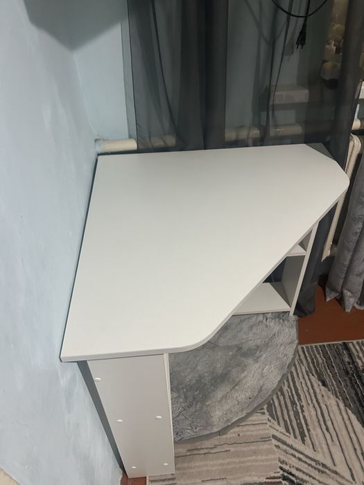 Срочно продам стол