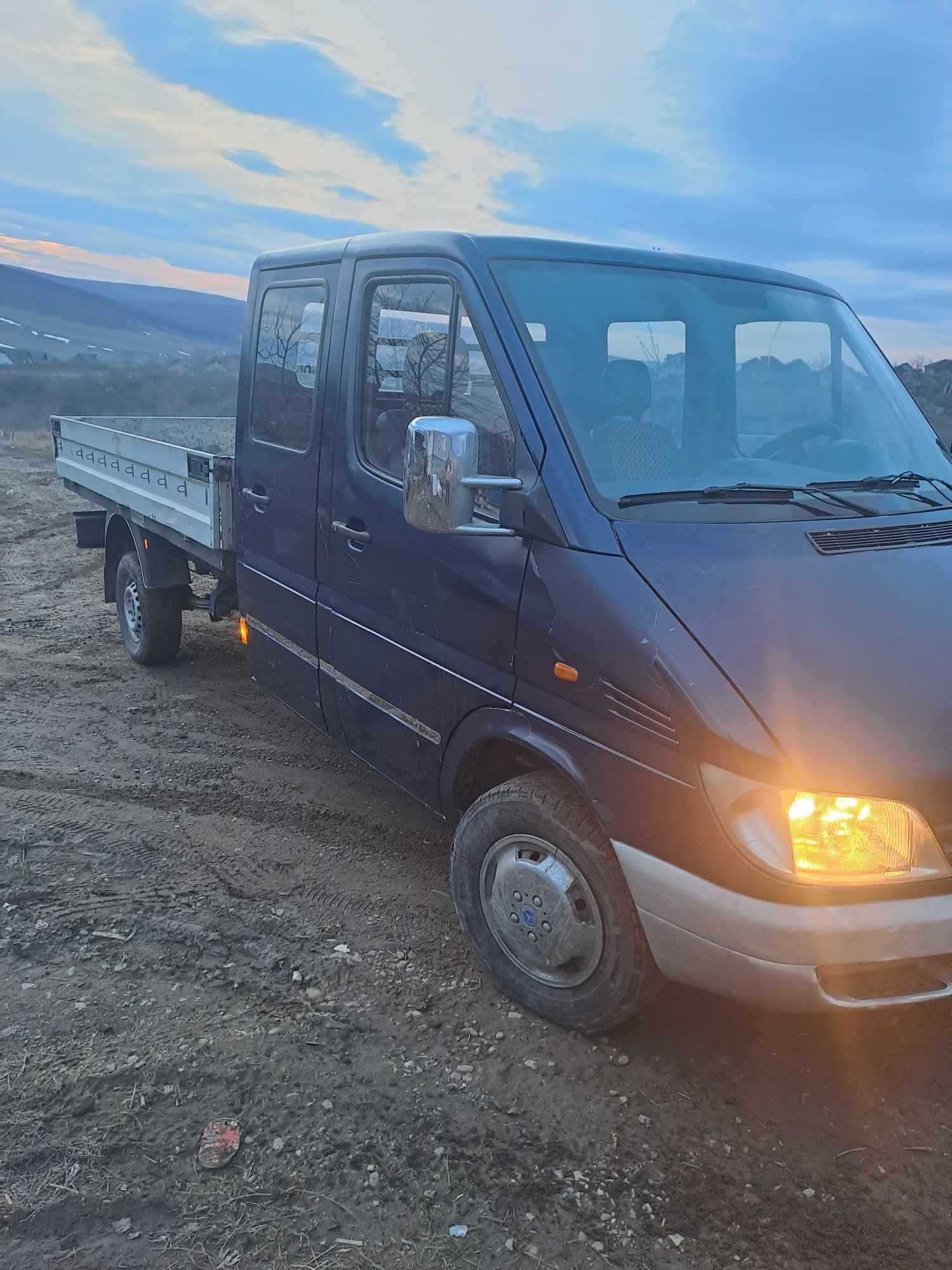 Vând sprinter carosata cu 7 locuri an 2000 motor 2.2 311 itepe valabil