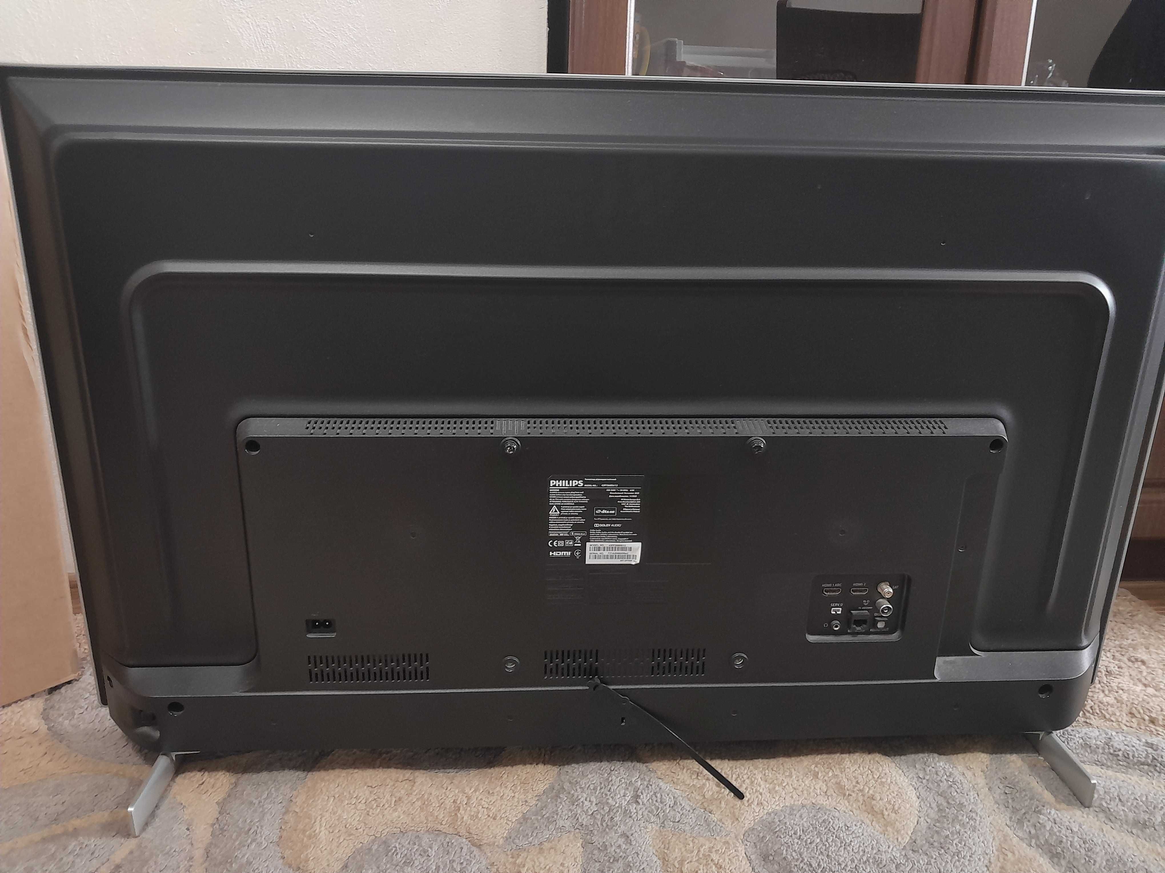 Телевизор Смарт PHILIPS 43' с малък проблем