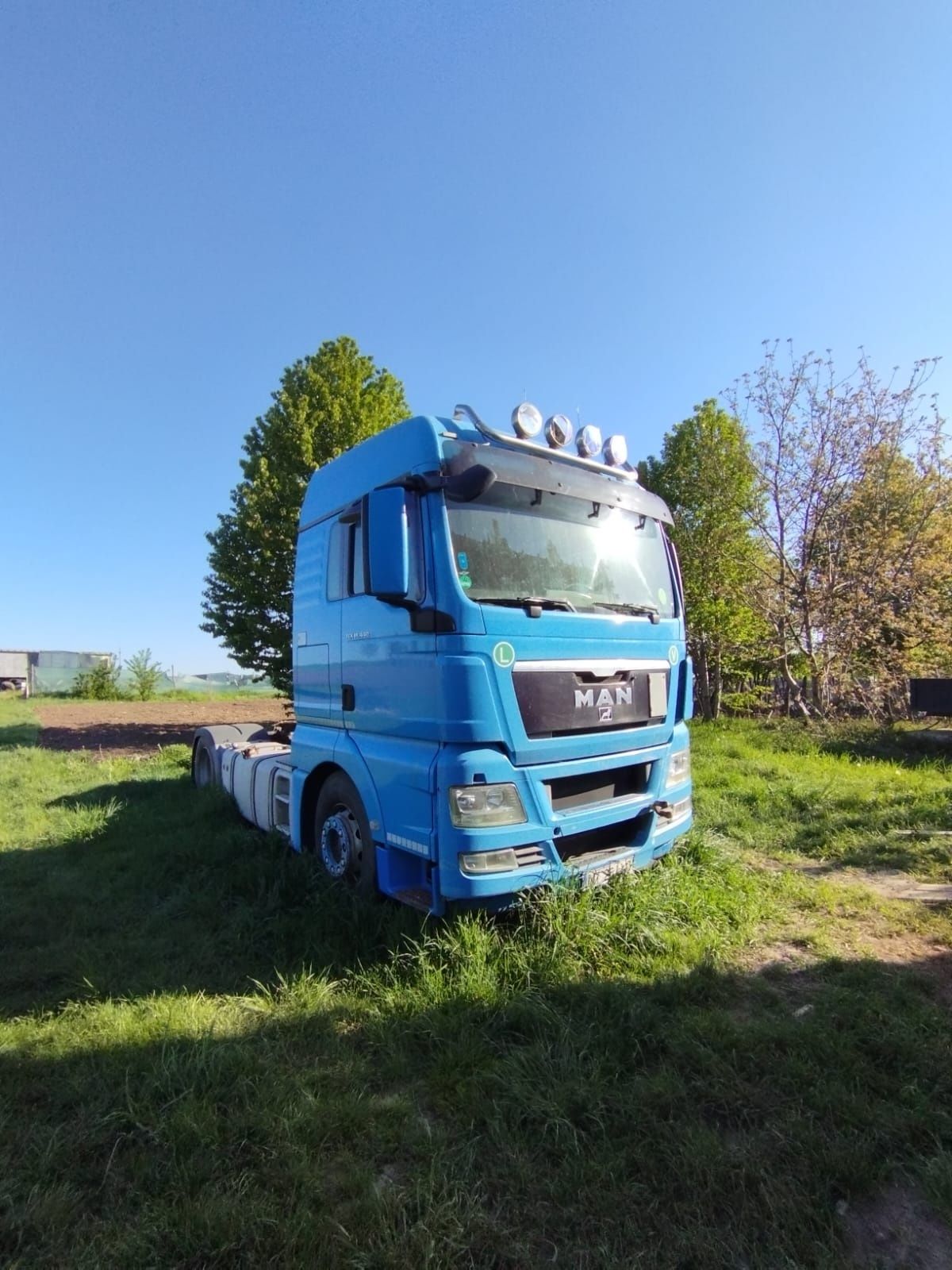Vând sau schimb camion