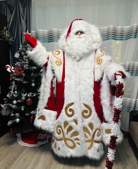 Mos Craciun, Spiridusi, Mascota Grinch