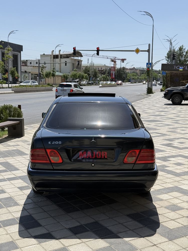Mercedes w210 E200