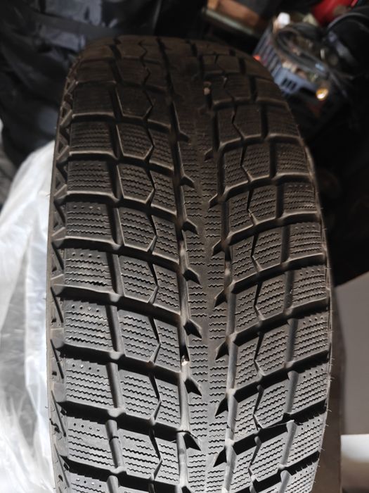 Продам зимнею резину от чанган CS55 plus