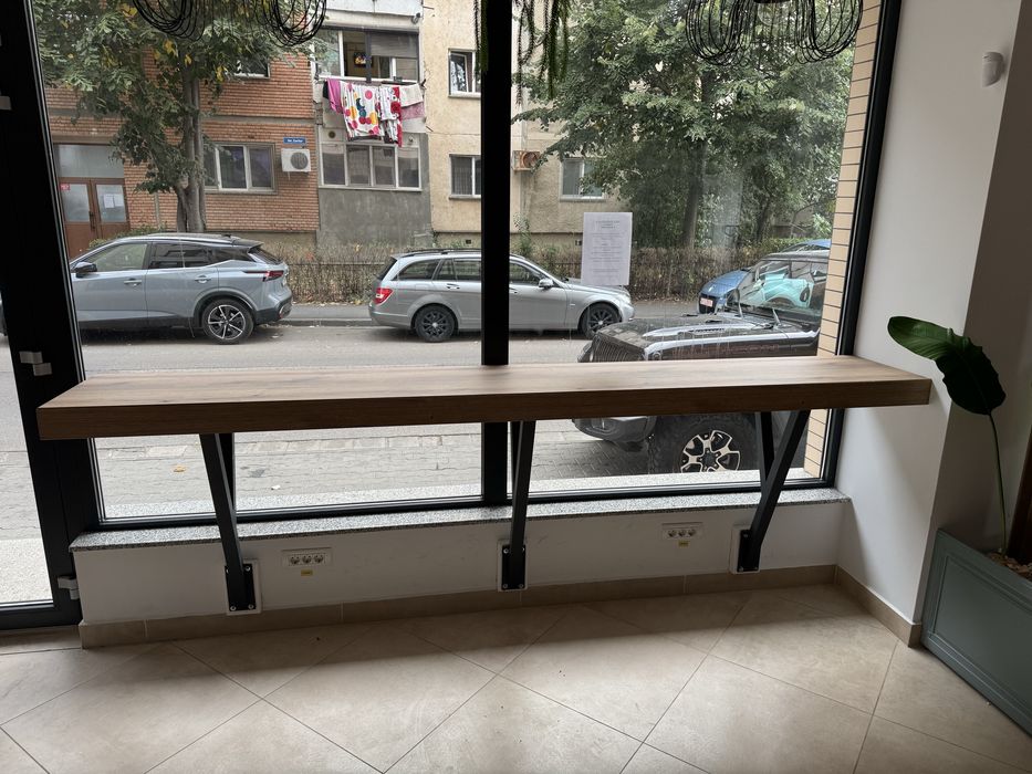 Vând 2 pulturi bar din MDF, noi, nefolosite