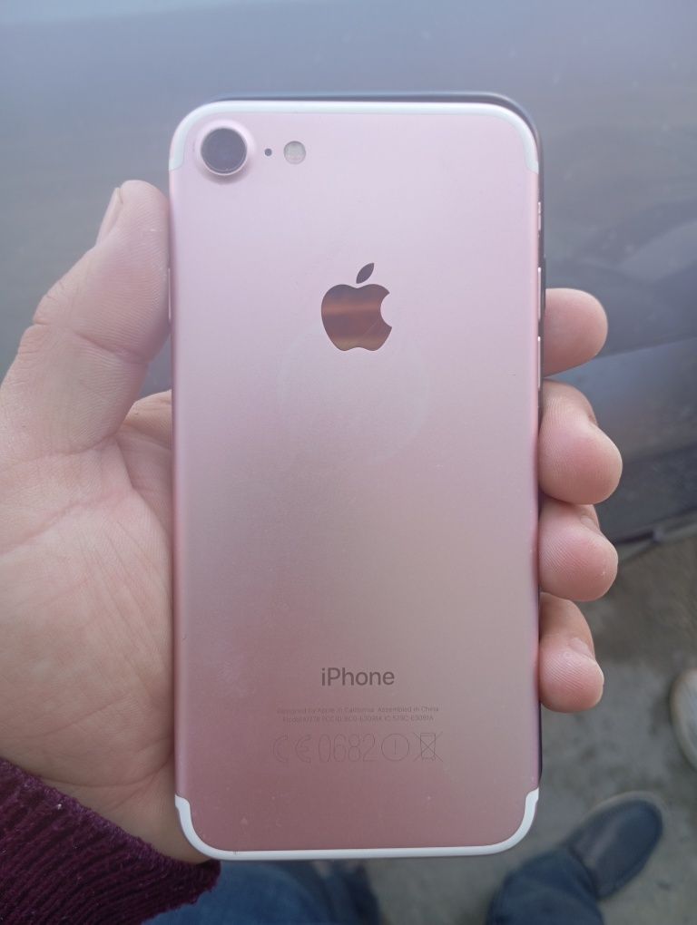 iPhone 7 eyomkst 75%xotira 256