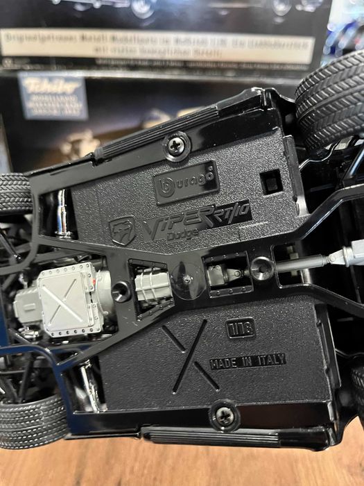 Метална колекционерска количка  модел DODGE VIPER SRT 1:18  мащаб