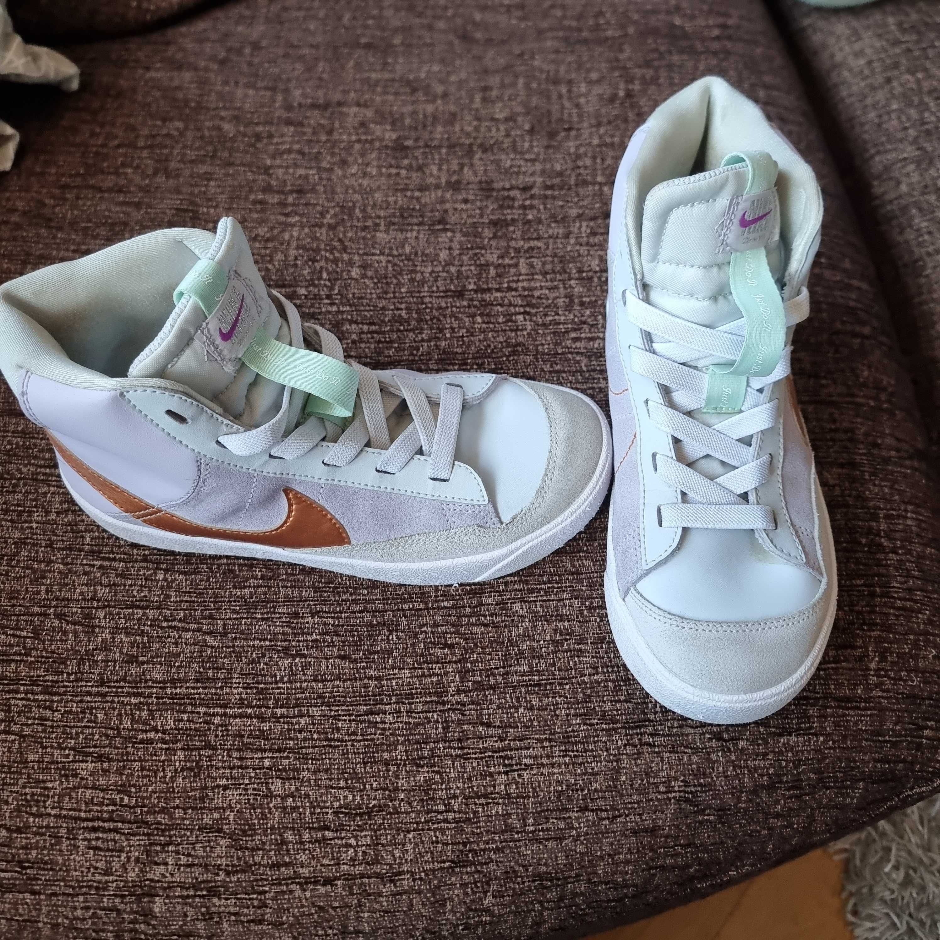 Sneaker Nike blazer,fete,nr 34