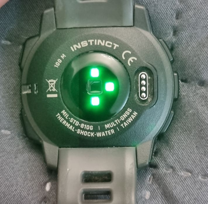 Vând ceas Garmin Instinct