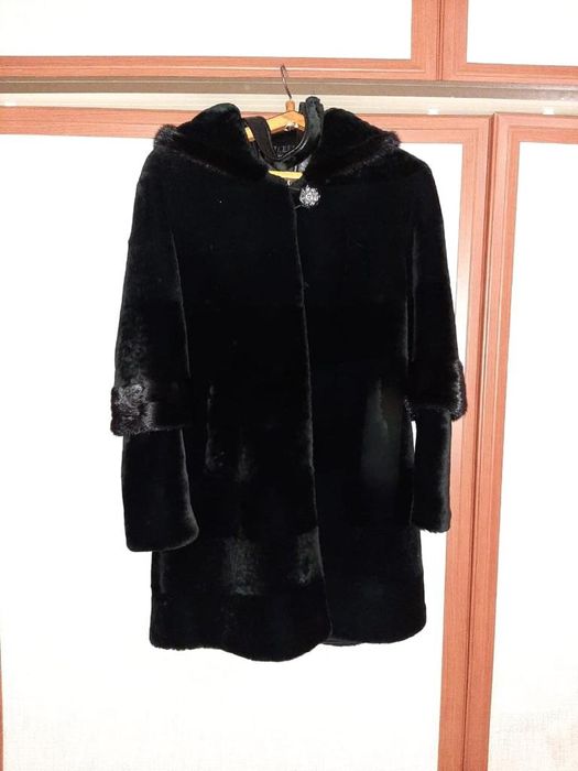 Шуба мутон с норковыми вставками