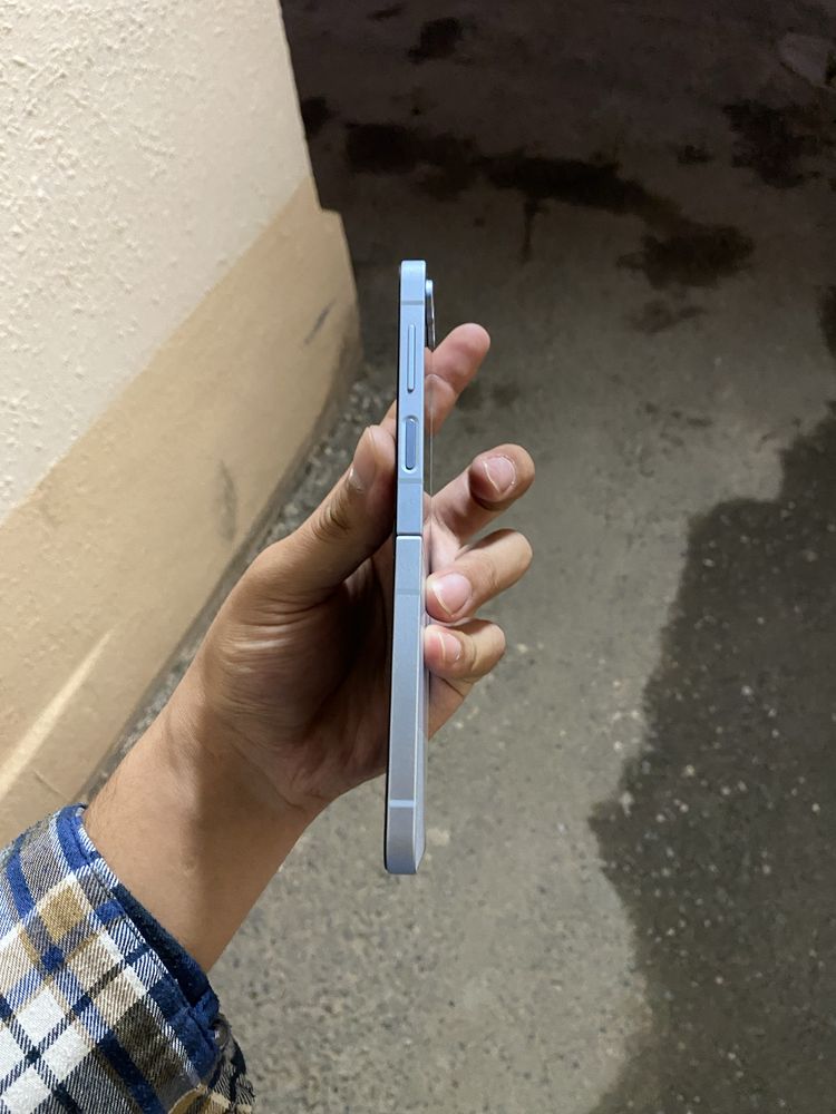 Samsung Z Flip 6
