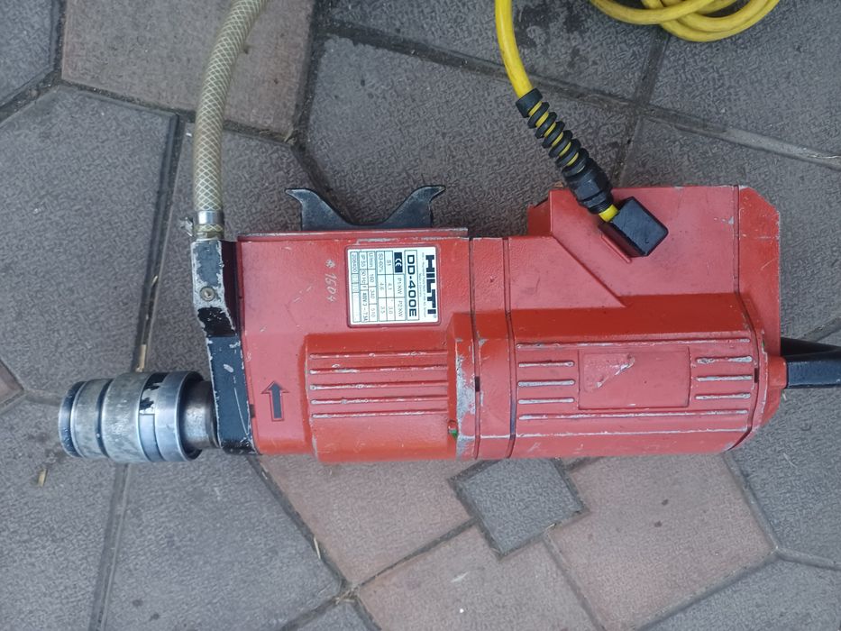 Masina de  carotat DD 400 în stare excelenta