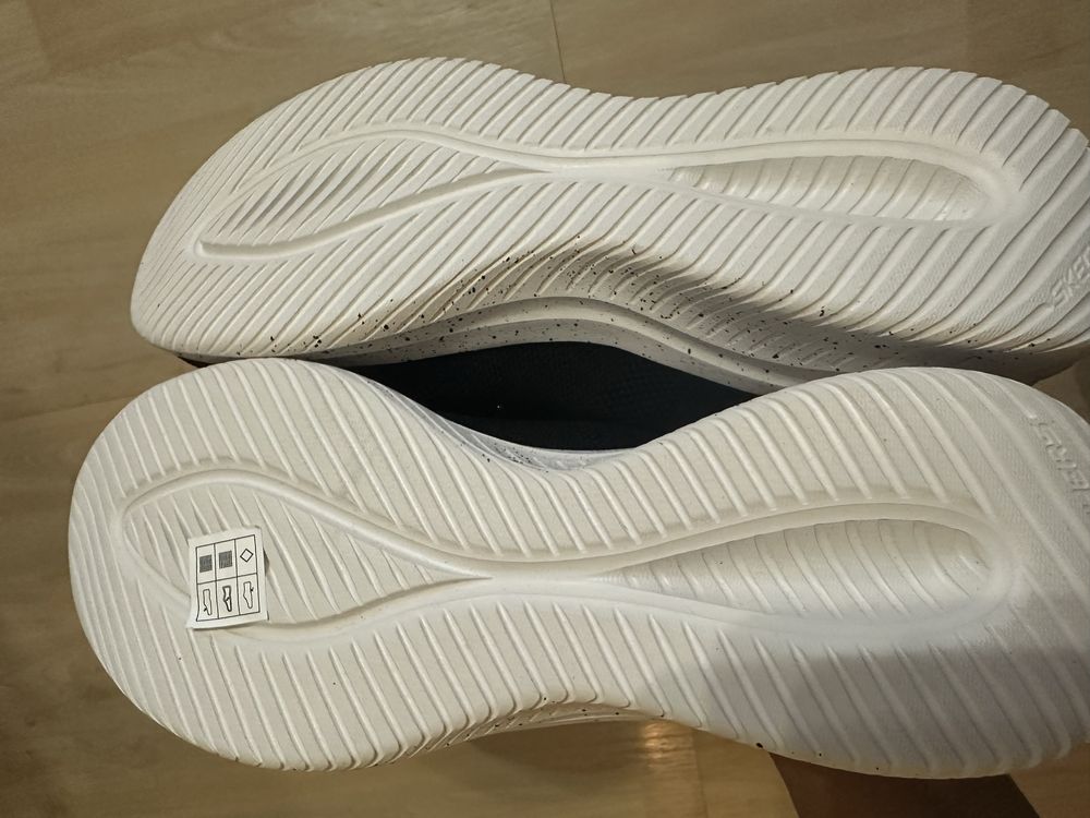 Нови дамски маратонки Skechers номер 41