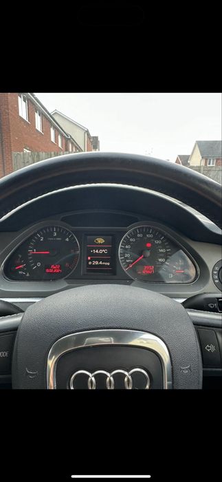 Vand sau schim masina cu volan pe dreapta