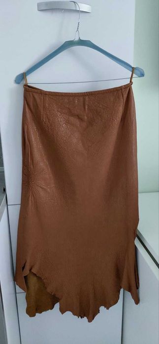 Дълга кожена пола