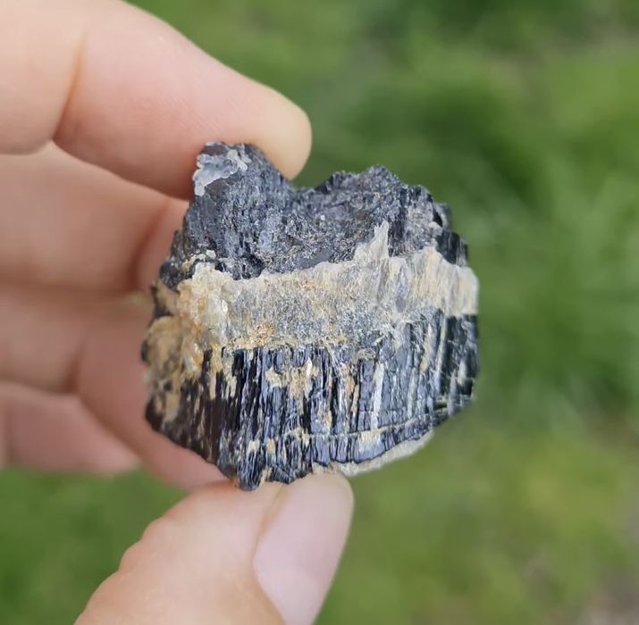 Turmalina neagra Romania