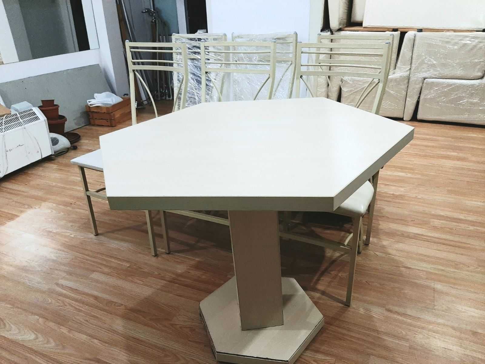 Комплект шест стола с метална рамка и една маса