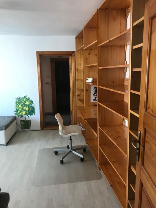 Închiriez apartament 2 camere, semidecomandat complet utilat și mobila