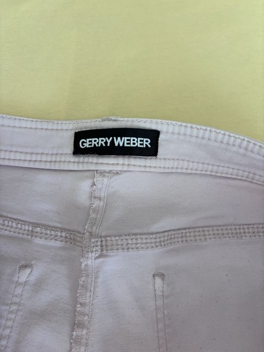 Продавам бели дънки и панталон