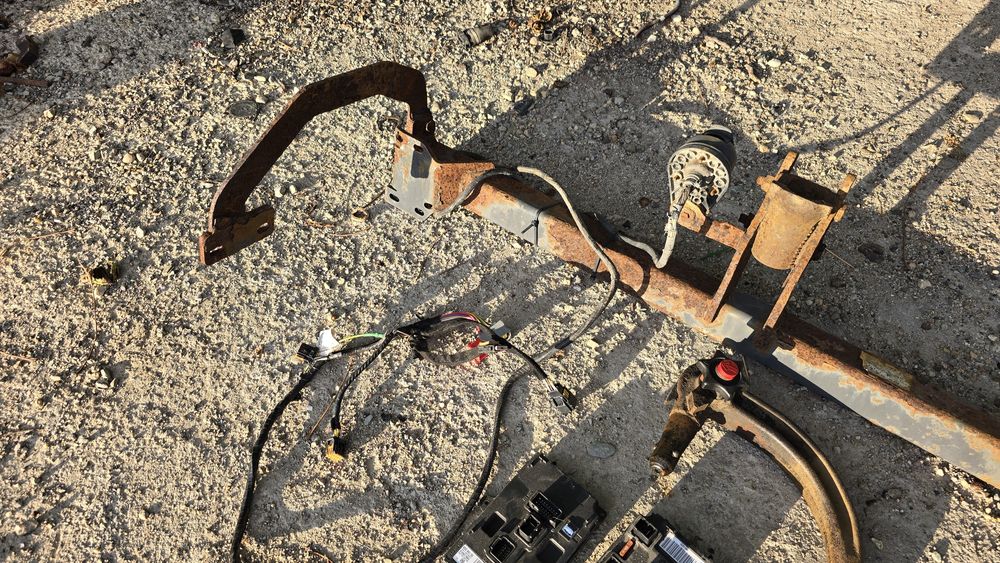 Теглич Пежо 407 седан Peugeot с модул модули