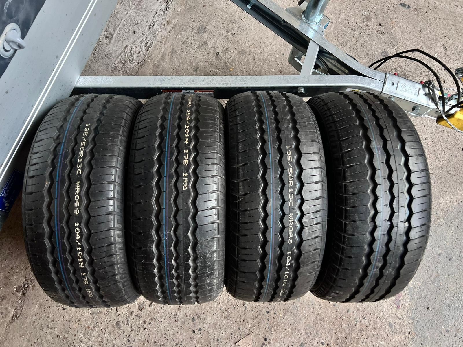 De vanzare Cauciucuri 195 / 50 R13C