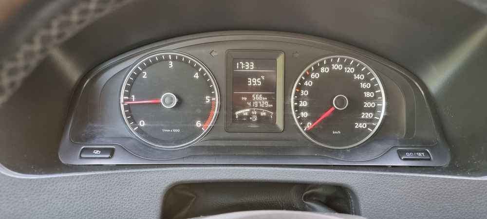 VW T5 2012 autoplatforma