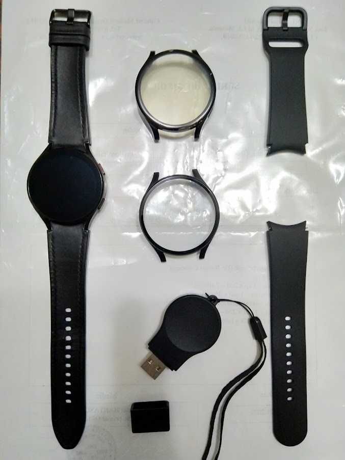 Galaxy Watch 4 (44mm) + accesorii