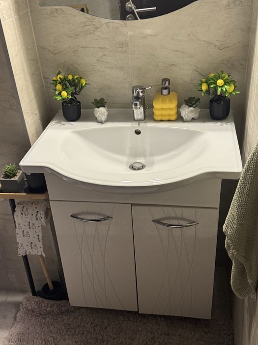 Мивка с шкаф