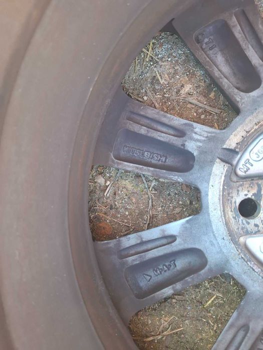 Джанта с гума за Mitsubishi Space Star