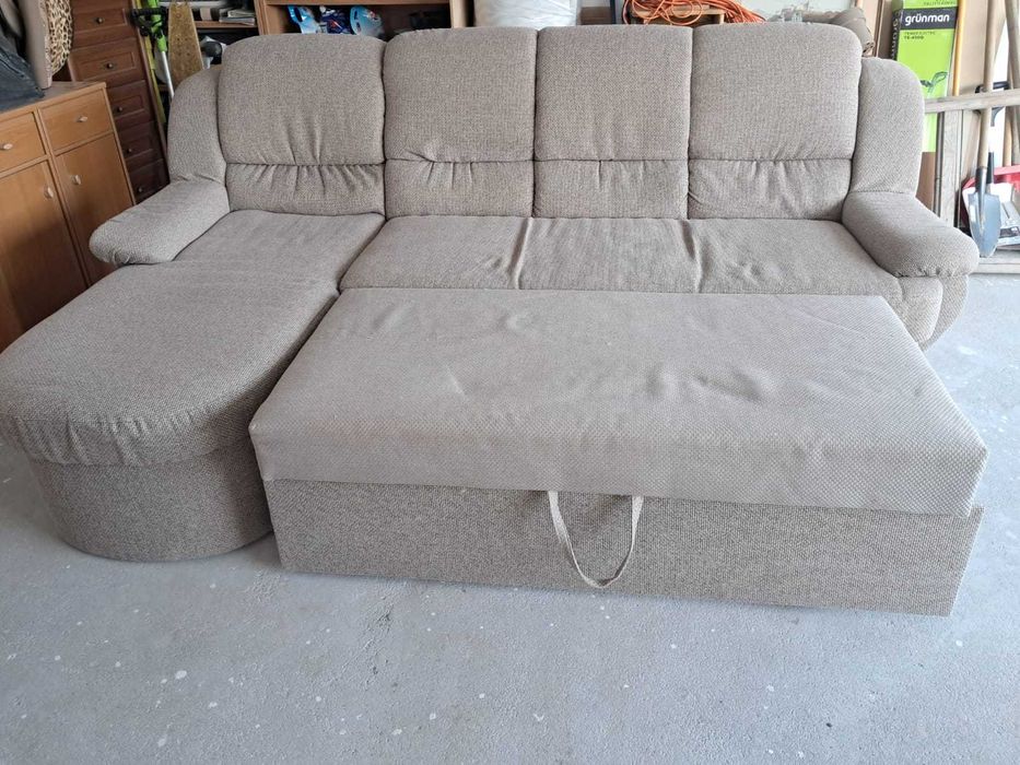 Canapea extensibilă 4 locuri in stare buna