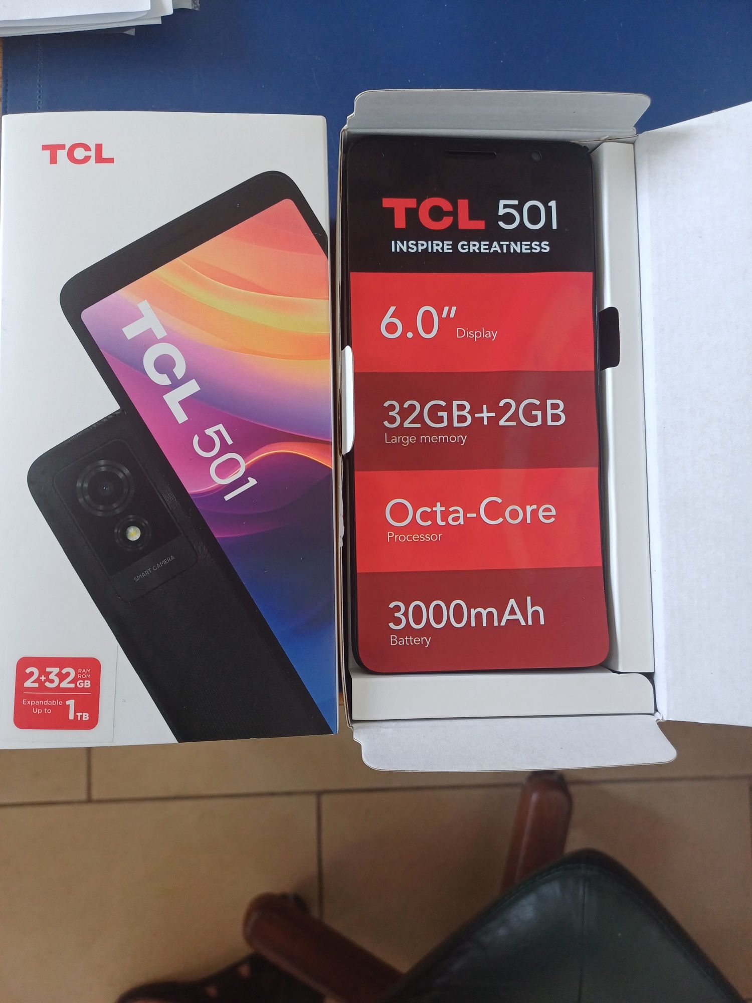 Telefon TCL 501 nou