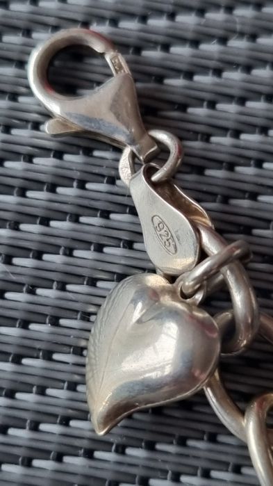 Сребърна гривна с сребърни талисмани