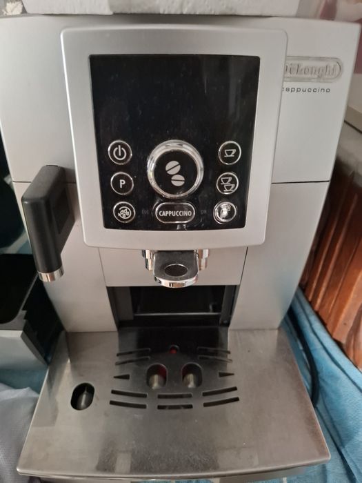 Aparat de cafea Delonghi