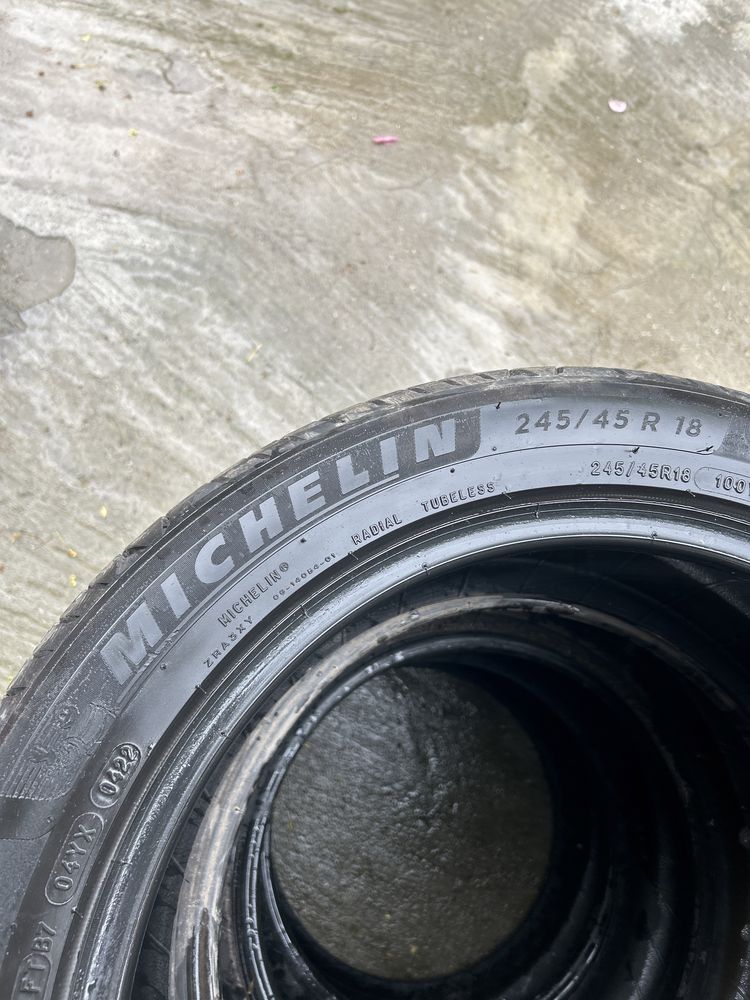 Michelin 245 45 18
