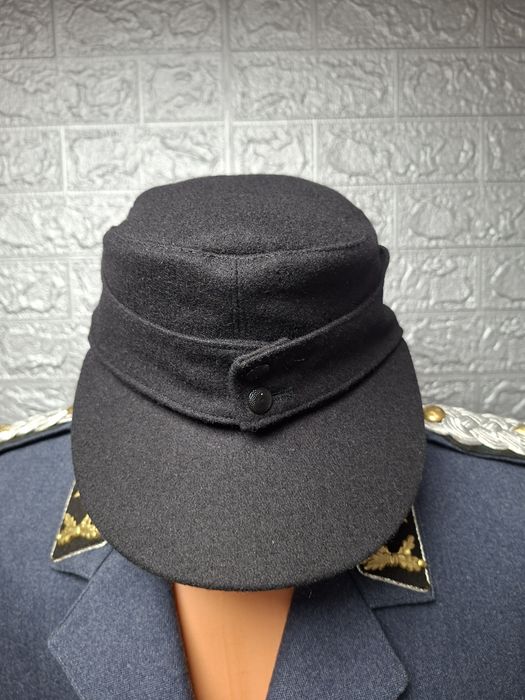 Tunica militara si sapca germana