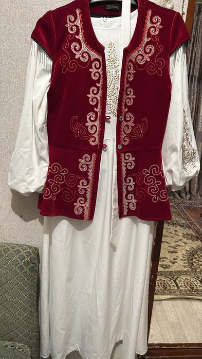 Продам платье и кажекей