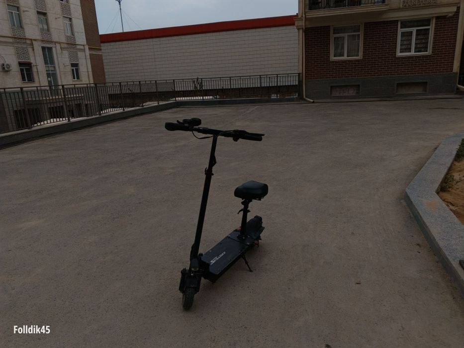 Электросамокат в хорошем состоянии, продаю по дешёвке