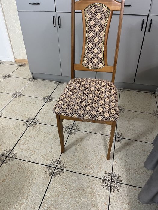 Продам деревянные стулья