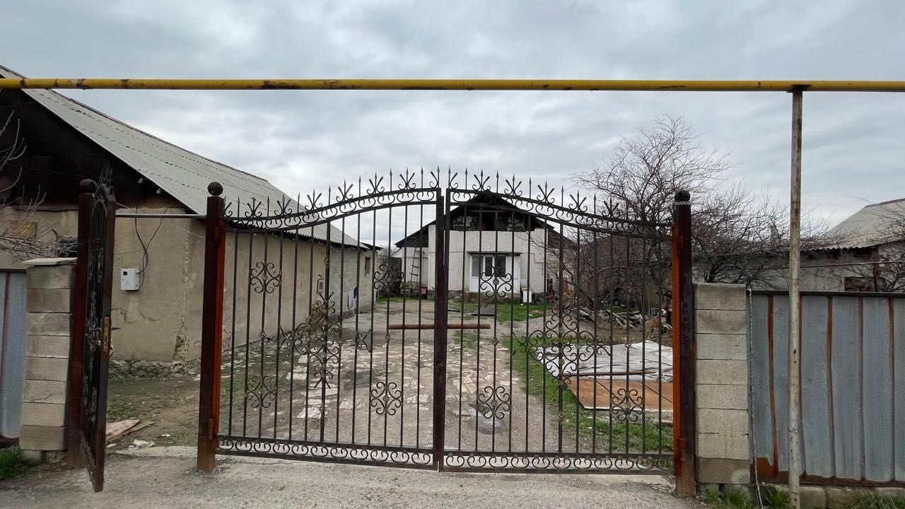 Продам дом. Строили для семьи