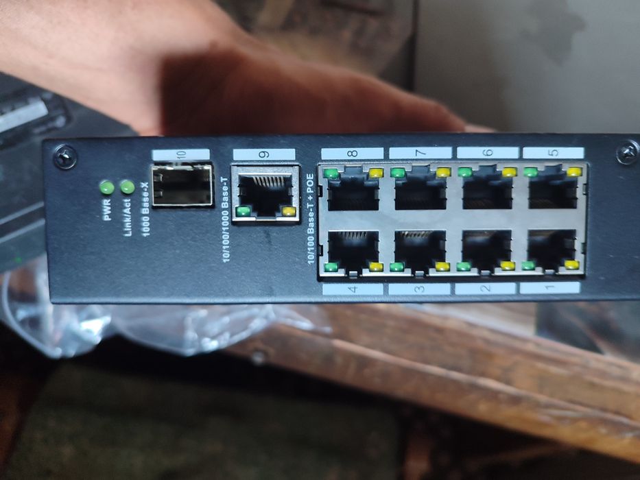 Industralni Poe switch 8 port