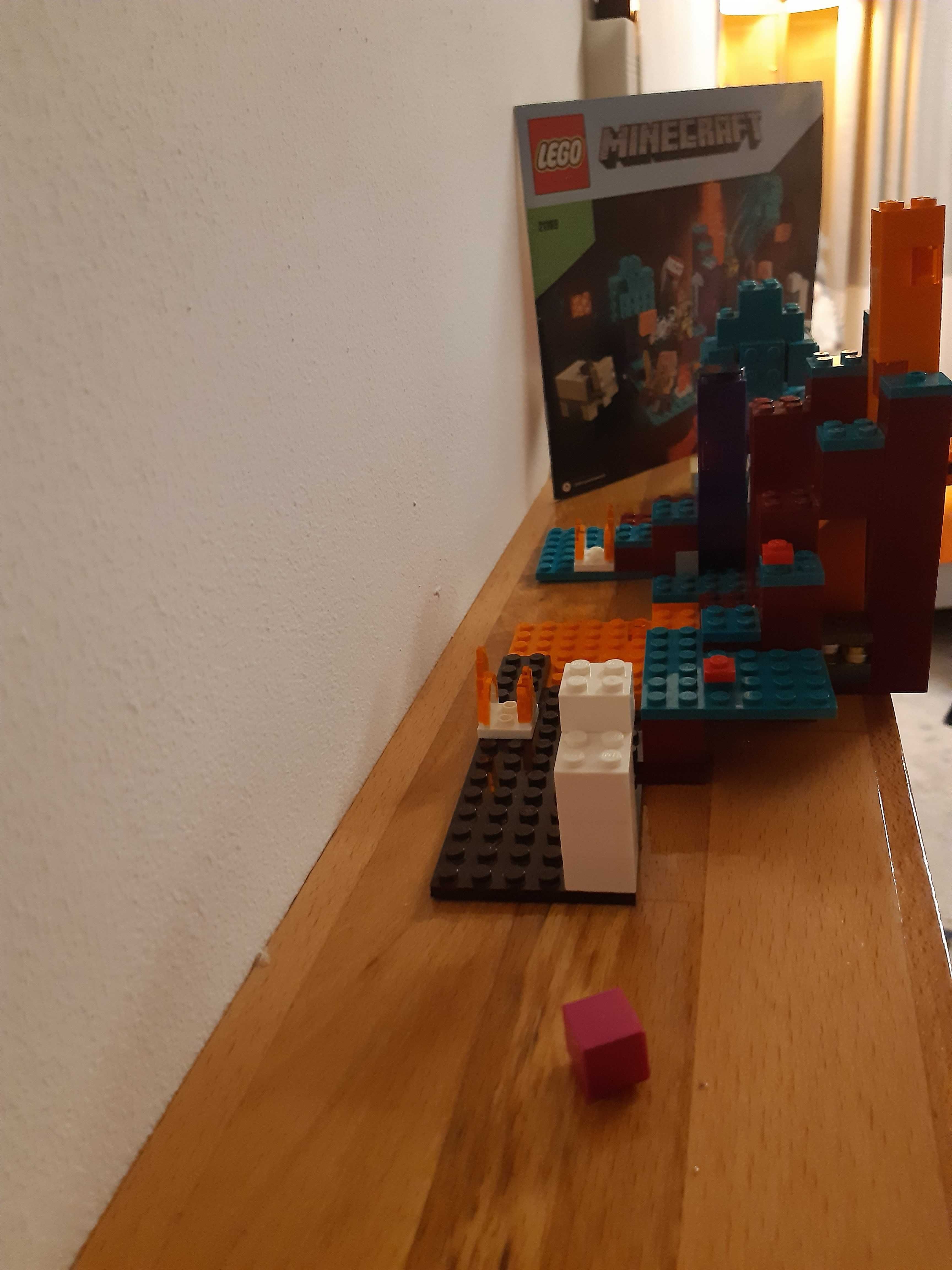 LEGO Minecraft: Padurea deformata 21168, 8 ani+, 287 piese